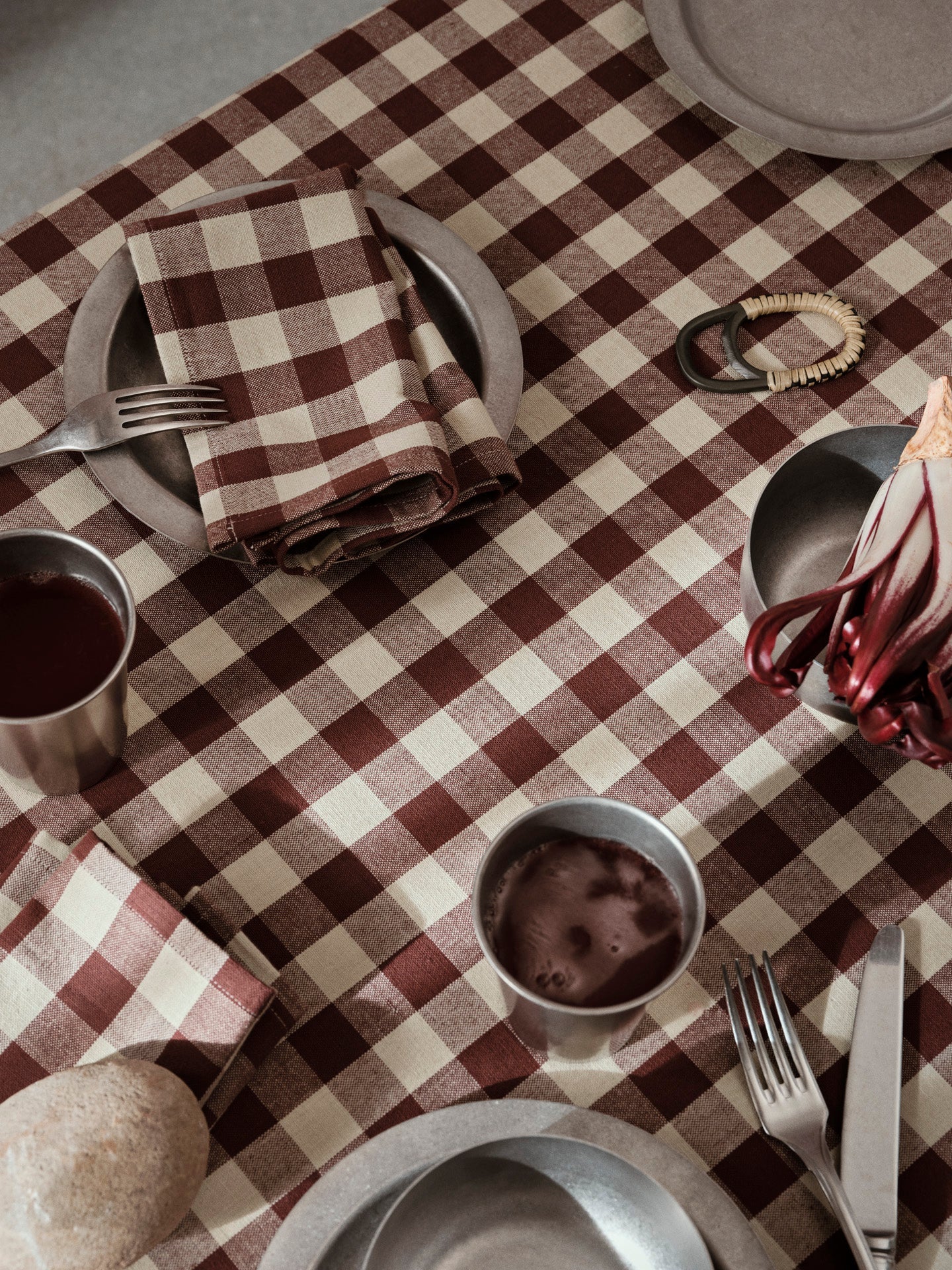 Geschenkset: Becher, Schale und Teller aus getrommeltem Glas