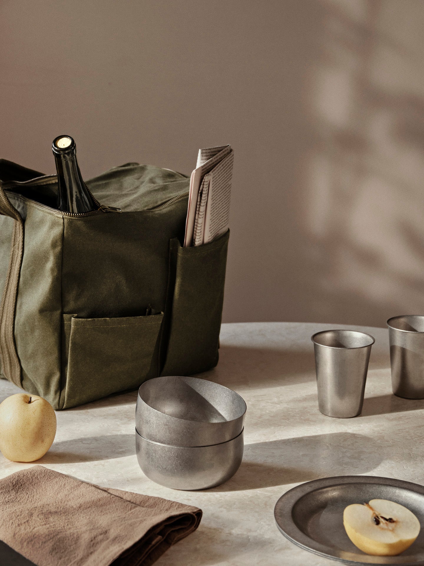 Geschenkset: Becher, Schale und Teller aus getrommeltem Glas