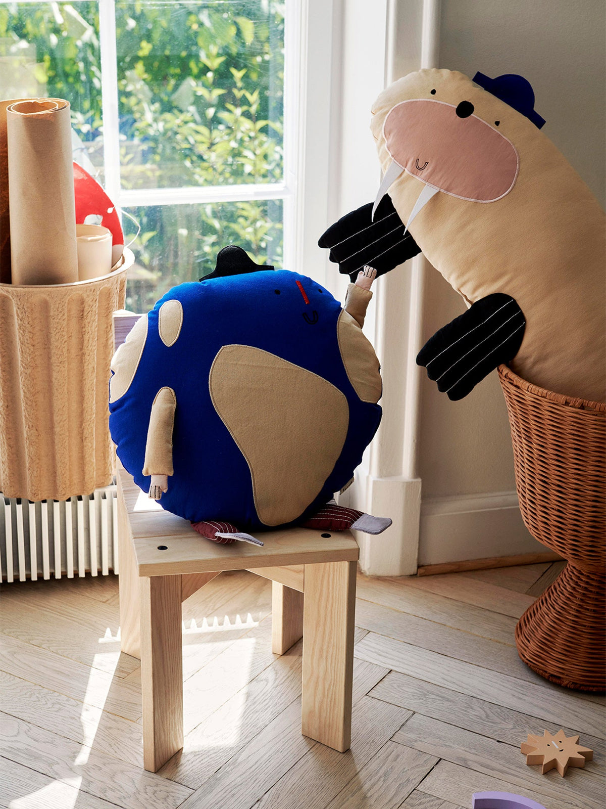 World Cushion - Hellblau